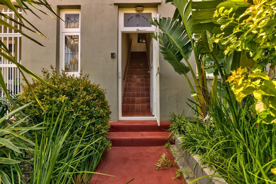 To Let 2 Bedroom Property for Rent in Vredehoek Western Cape